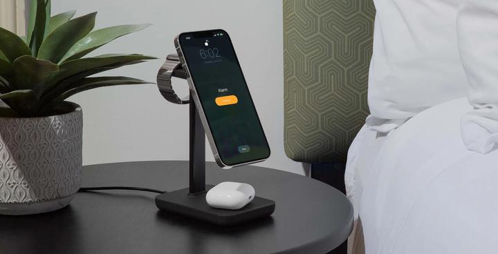 Actual product image TwelveSouth HiRise 3 Black (10 W)