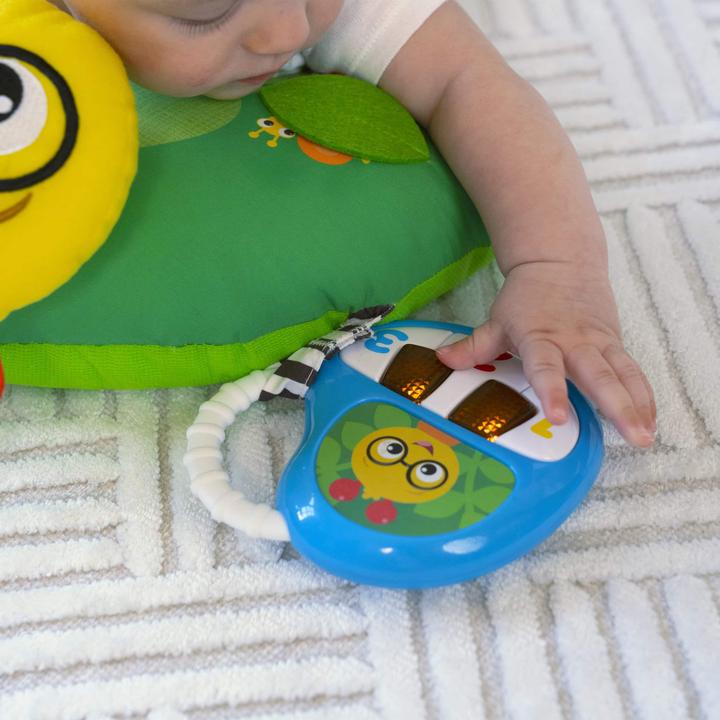 Produktbild Baby Einstein Cal-a-Pillow™ Tummy Time Aktivitätskissen