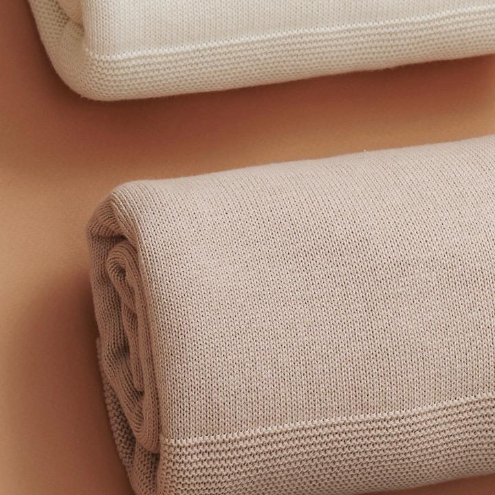 Produktbild Zero.99 Neugeborenen-Set 5-tlg. – Decke, Schlafanzug mit Knöpfen, Kratzhandschuhe, Babyschuhe, Mütze (50, 56, 62, 68)