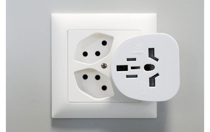 Actual product image Furber.power Reiseadapter