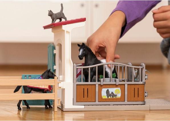 Actual product image Schleich Horse box with mare and foal