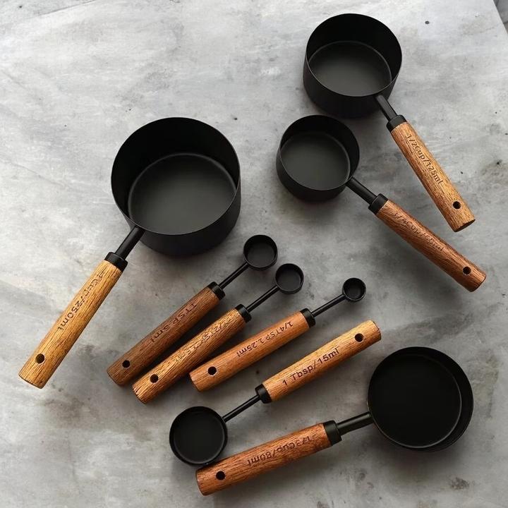 Produktbild Homerely 8 Teiliges Edelstahl Messbecher und Messlöffel mit Holzgriff Set Schwarz