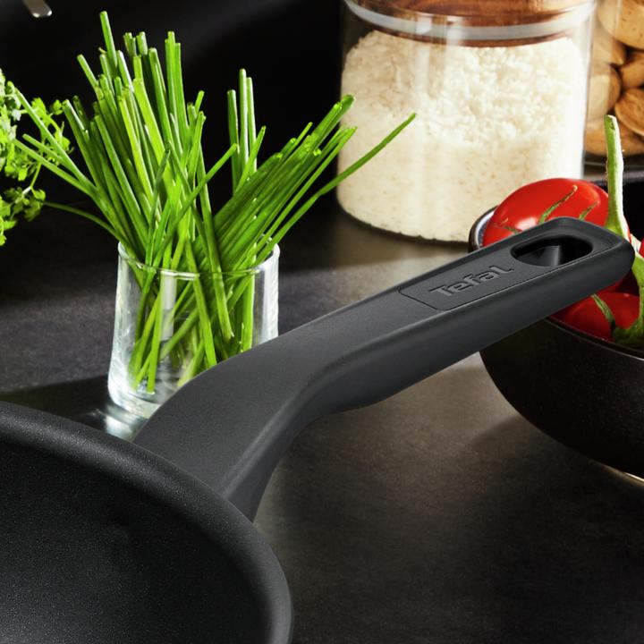 Actual product image Tefal TITANIUM FORCE frying pan 24cm (24 cm, Frying pan, Aluminium)