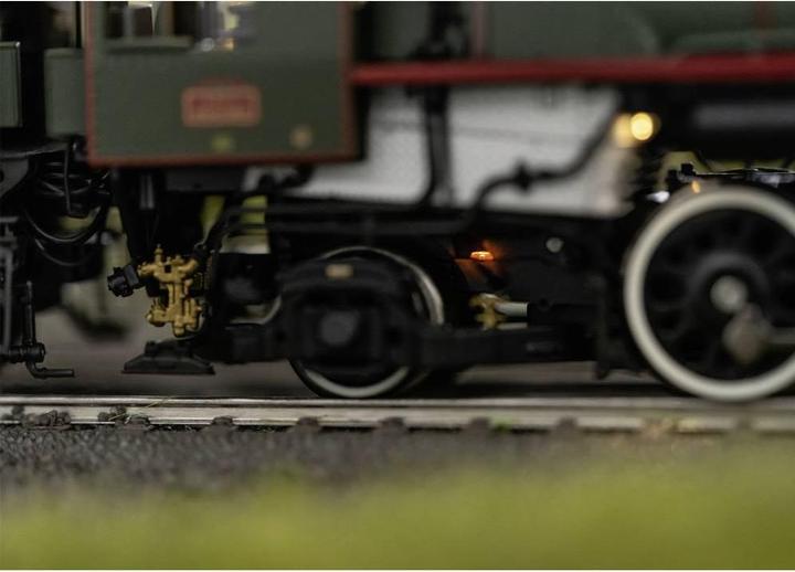 Actual product image Trix H0 25141 H0 SNCF series 141-R steam locomotive (Track VI)