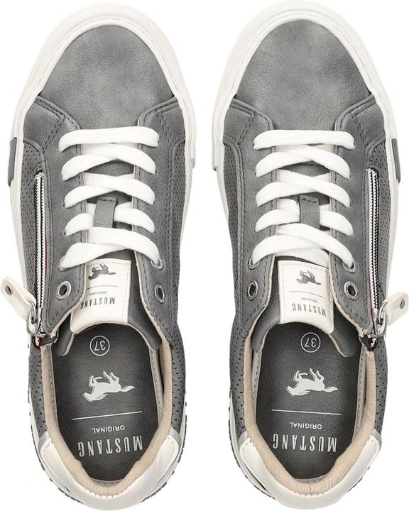 Actual product image Mustang Sneaker (40)