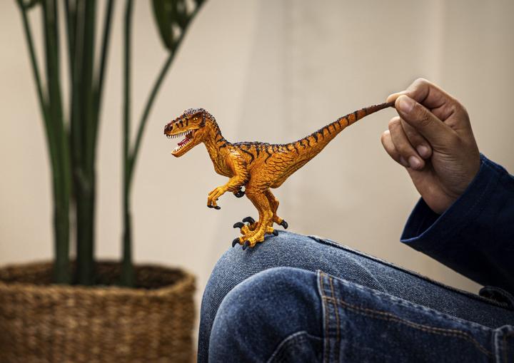 Actual product image Schleich Velociraptor