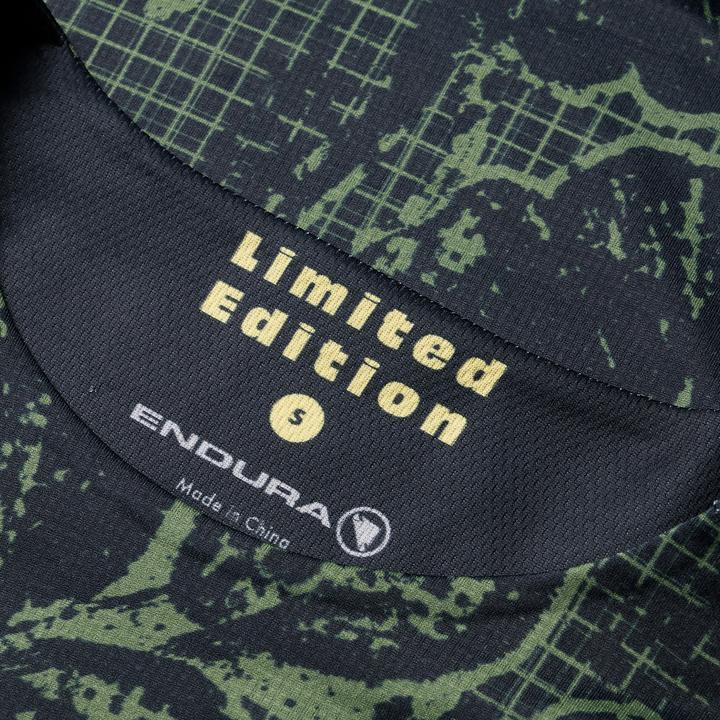 Actual product image Endura Floral LTD Printed (M)