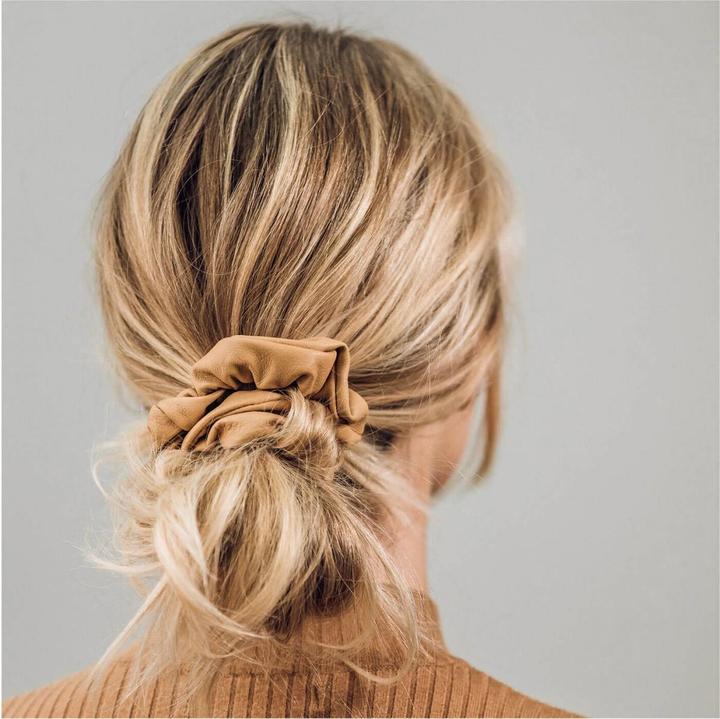 Produktbild Corinne World - Leather Schrunchie Camel