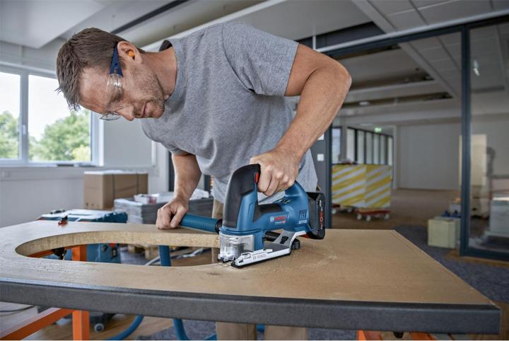 Actual product image Bosch Professional GST 18V-155 BC (solo L)