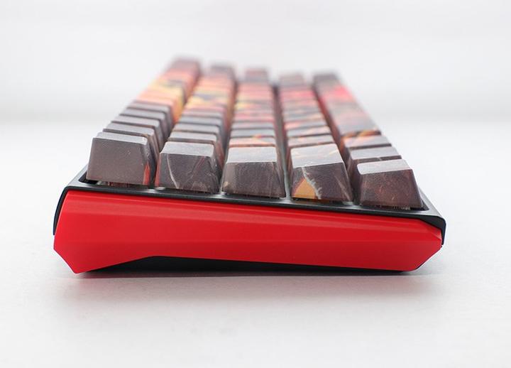 Produktbild Ducky x Doom One 3 SF Gaming Tastatur, RGB LED - MX-Silent-Red (DE, Kabelgebunden)