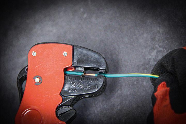 Actual product image BGS Automatic Wire Stripper 0.5 - 8 mm² 175 mm (175 mm)
