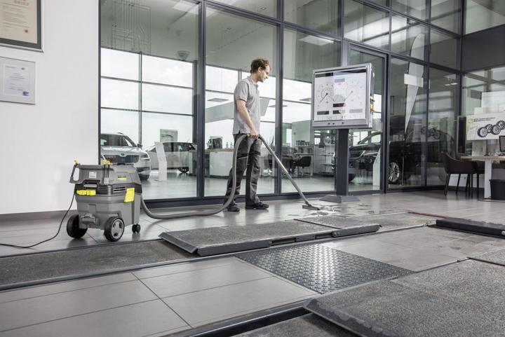 Actual product image Kärcher Professional 30/1 Ap L (Wet dry vacuum cleaner)