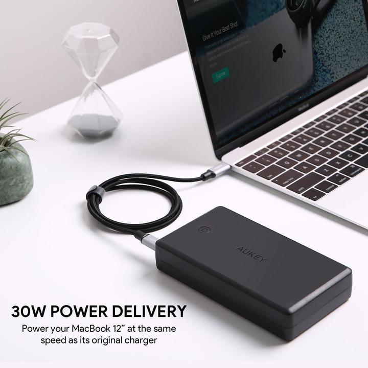 Actual product image Aukey Powerbank PB-Y7 (30000 mAh, 111 Wh)