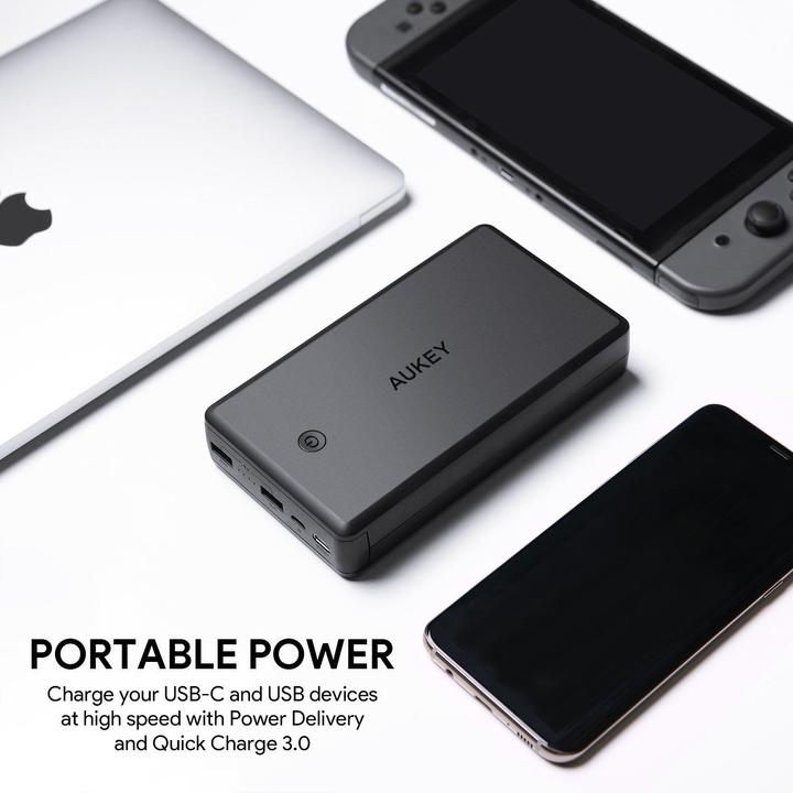 Actual product image Aukey Powerbank PB-Y7 (30000 mAh, 111 Wh)