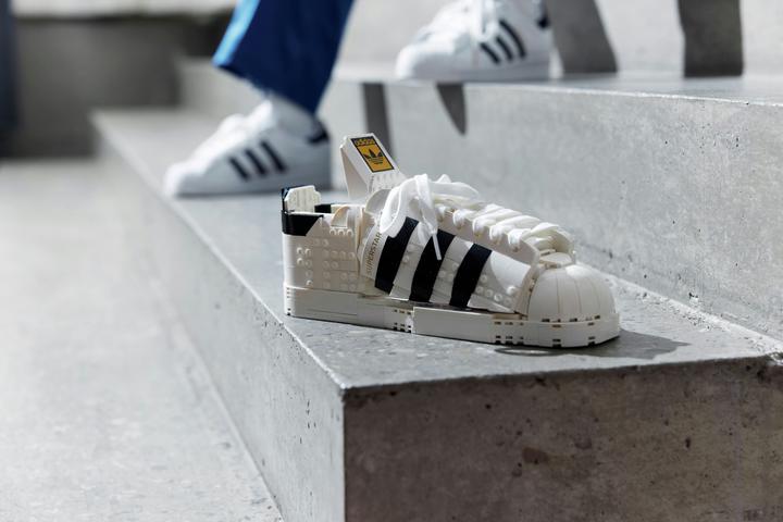 Actual product image LEGO Adidas Originals Superstar (10282, LEGO Icons)