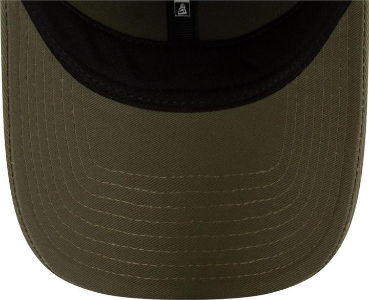 Actual product image New Era 9Forty Strapback Cap - METAL BADGE oliv