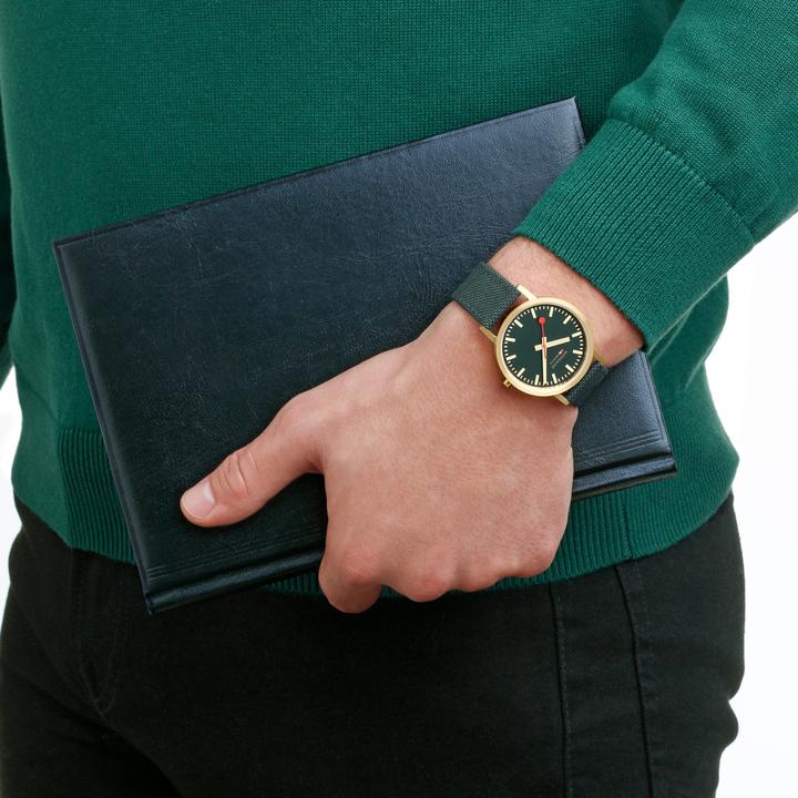 Image du produit Mondaine Classic - Inspiré par la nature - IP Gold (Montre analogique, 36 mm)