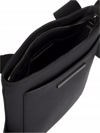 Actual product image MGA Na (49% POLYURETHANE, 51% RECYCLED POLYESTER)