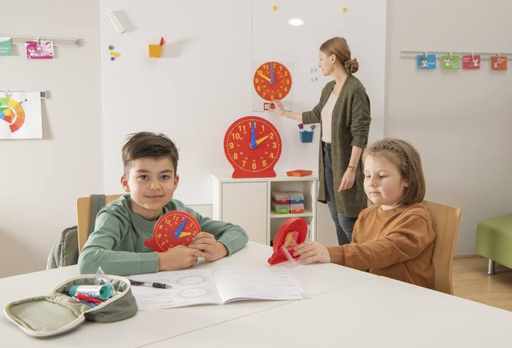 Produktbild Betzold Grosses Klassen-Set Uhren (Deutsch)
