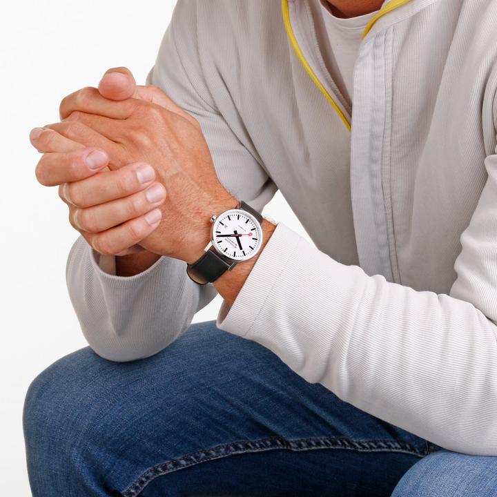 Actual product image Mondaine Evo2 - Automatic (Analogue wristwatch, Swiss made, 40 mm)