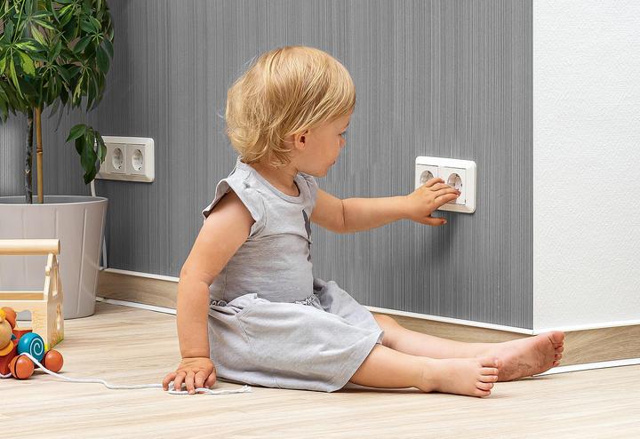 Actual product image Reer Socket protector