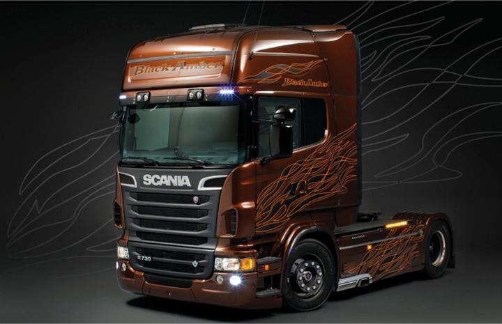 Actual product image Italeri Scania R Black Amber