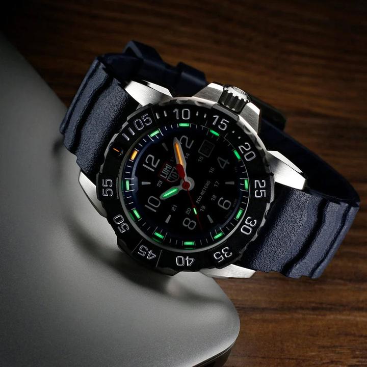 Immagine prodotto Luminox Navy Seal Steel 3250 Series (Orologio sub, 45 mm)