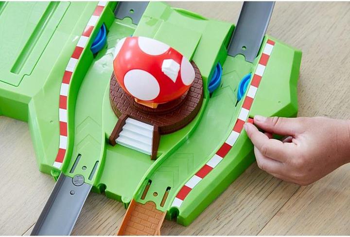 Actual product image Hot Wheels Mario Kart playset