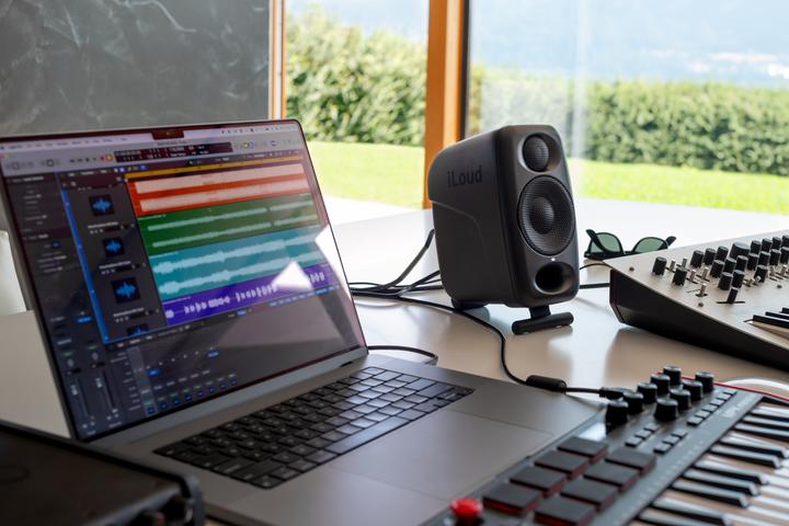 Actual product image IK Multimedia iLoud Micro Monitor Pro Single (Active, 1 pc., 1x 50 W)