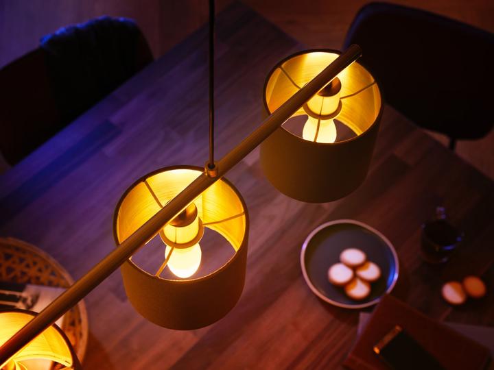 Produktbild Philips Hue White Ambiance BT (E14, 5.20 W, 470 lm, 1 x, G)