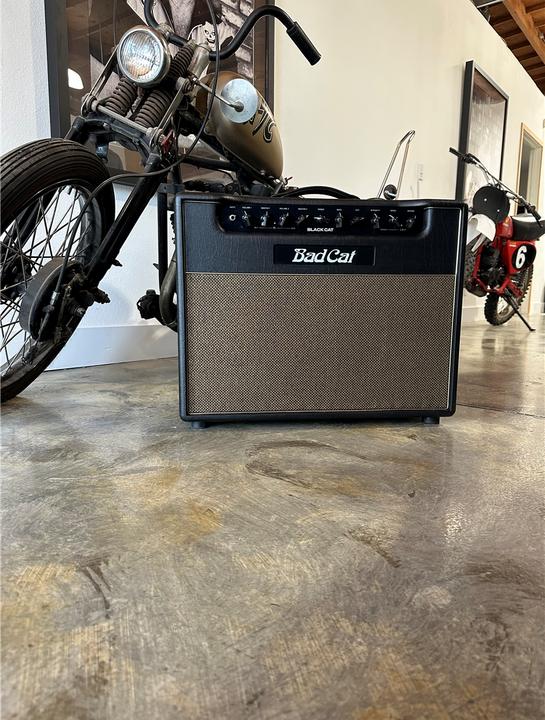 Productafbeelding Bad Cat "Black Cat" 1x12 Combo (Gitaar, 20 W)