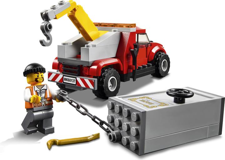 Actual product image LEGO Tow truck on the road (60137, LEGO City)