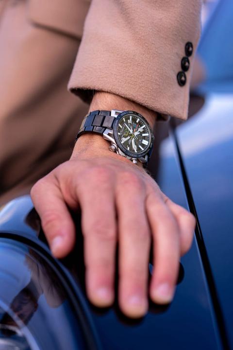 Actual product image Casio EQB-2000DC-1AER Edifice Solar 47mm 10ATM (Analogue wristwatch, Chronograph, 47 mm)
