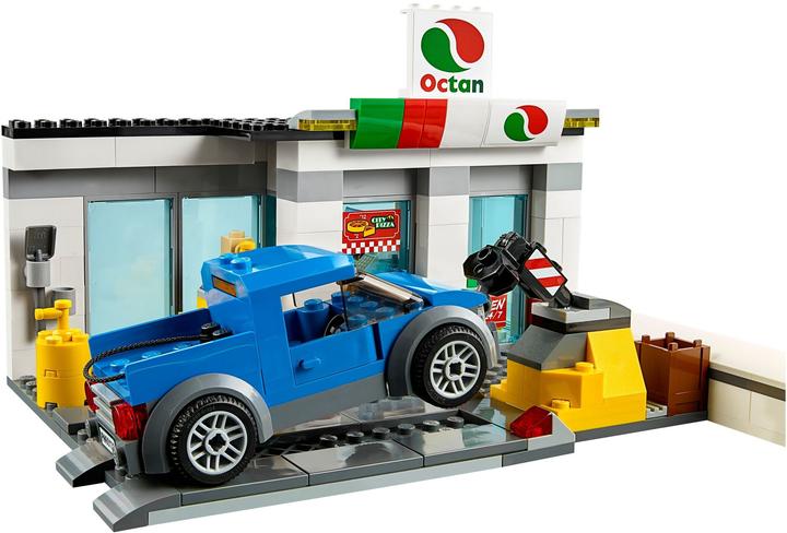 Actual product image LEGO City petrol station (60132, LEGO City)