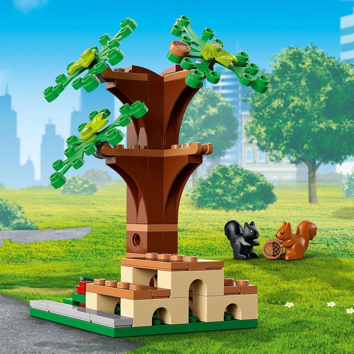 Actual product image LEGO City - Picnic in the Park (60326, LEGO City)