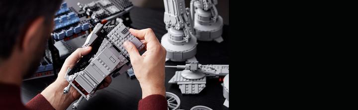Produktbild LEGO AT-AT (75313, LEGO Star Wars, LEGO Seltene Sets)