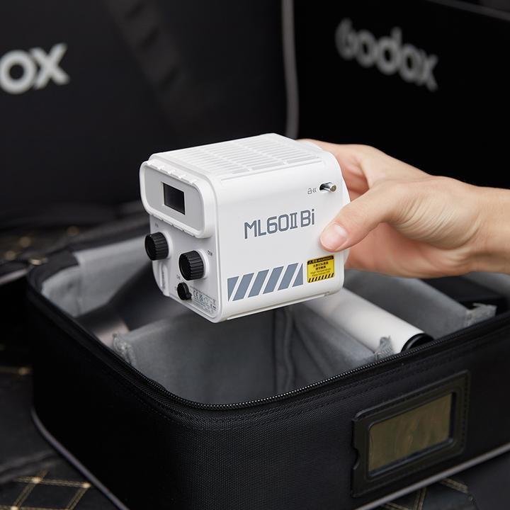 Produktbild Godox ML60II with AK B01 Holding Handle and Battery Support Kit (Videoleuchte)