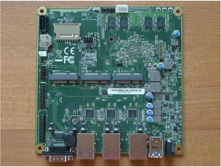 PC Engines APU3E4 - Systemplatine (3 i211AT LAN / AMD GX-412TC CPU / 4 GB DRAM)