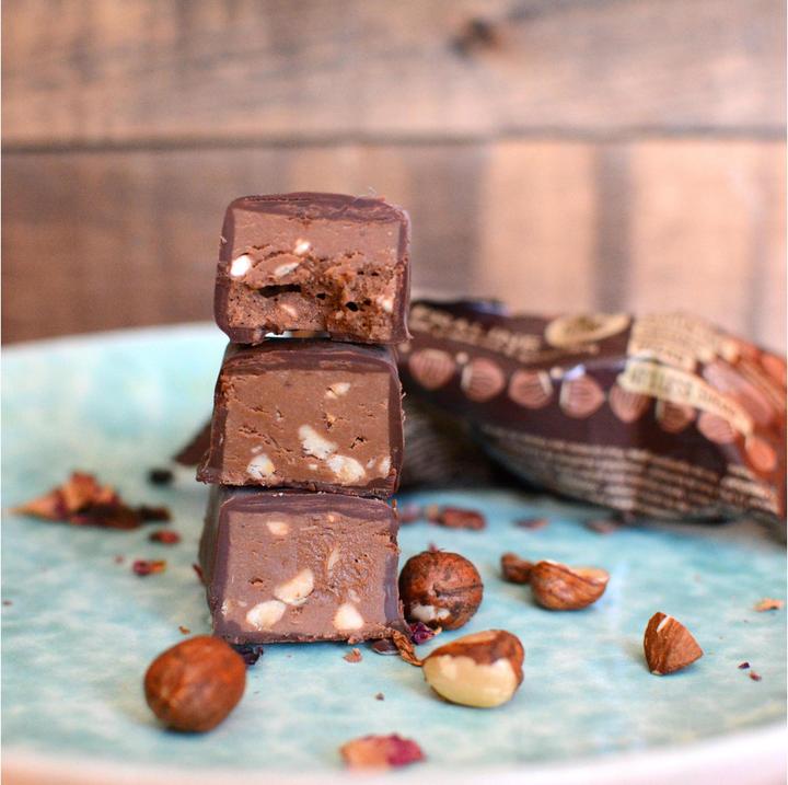 Immagine prodotto Rhythm 108 Deeelicious Barretta di cioccolato fondente svizzero alla nocciola e pralina Bio (33 g)