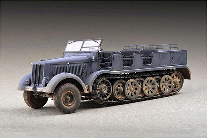 Actual product image Trumpeter Sd.Kfz.8 Heavy tractor 12t
