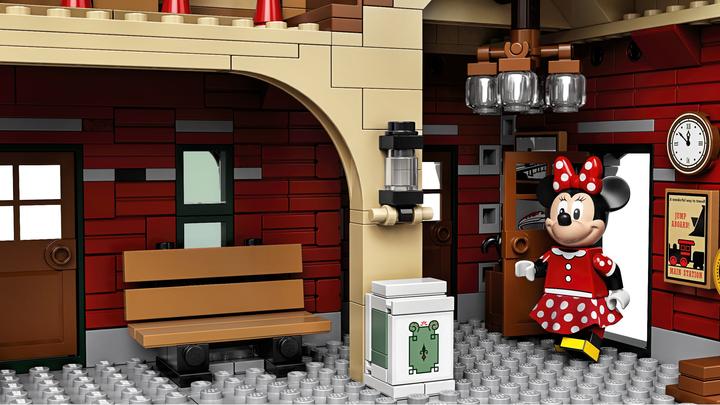 Immagine prodotto LEGO Treno Disney con stazione (71044, Set LEGO rari)