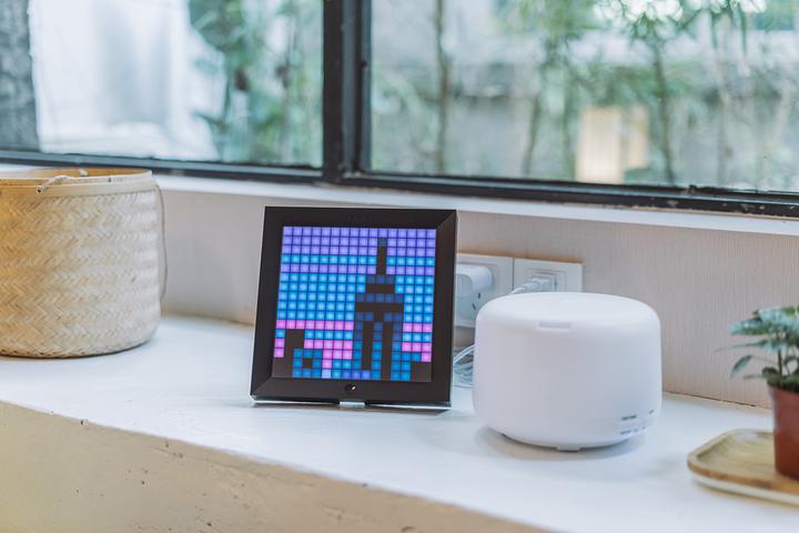 Actual product image Divoom Pixoo (8.60")
