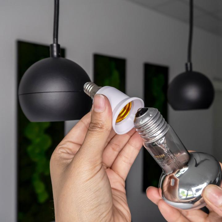 Produktbild Intirilife E14 auf E27 Lampensockel Adapter