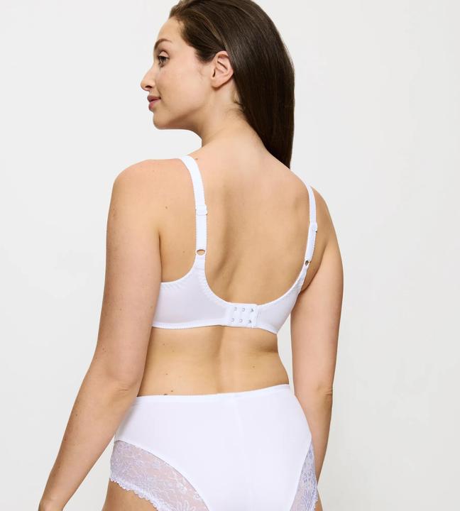 Actual product image Triumph Ladyform Soft W" cup bra (80 H, Single pack)