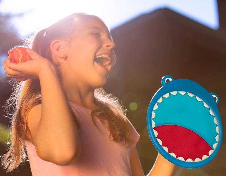 Immagine prodotto B.toys B. Finley lo squalo - Gioco dello squalo acchiappa palline in velcro