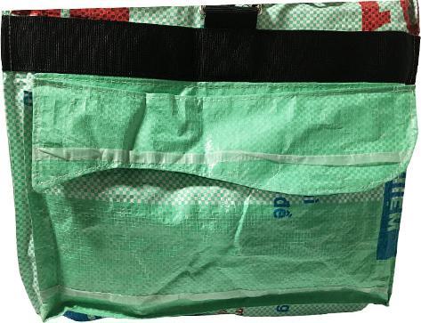 Produktbild Bekos Upcycling - Extra grosse Sporttasche aus recycelten Fischfuttersäcke light green (80 l)