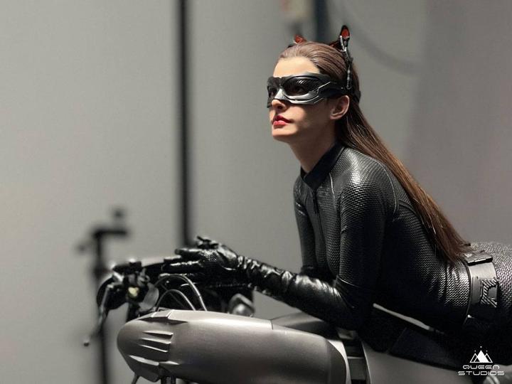Immagine prodotto Queen Studios Statuetta 1/3 Catwoman di The Dark Knight Rises 108 cm