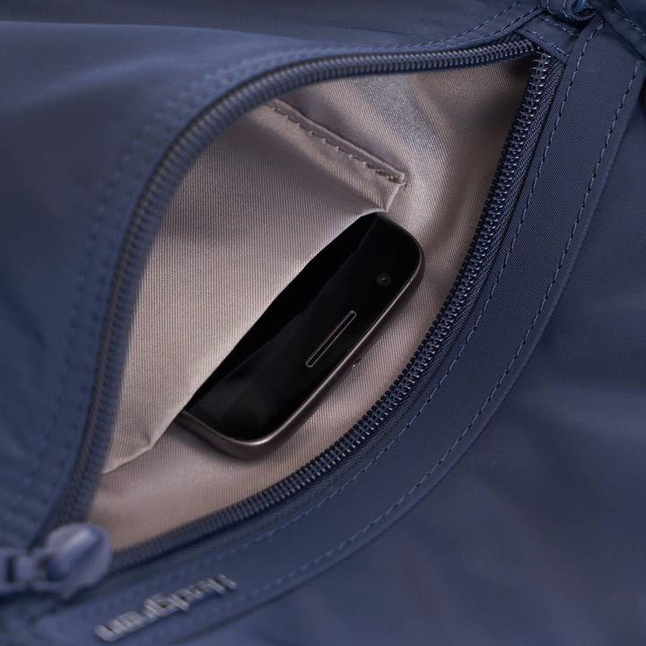 Actual product image Hedgren Inner City Vogue Backpack RFID 35 cm (7 l)