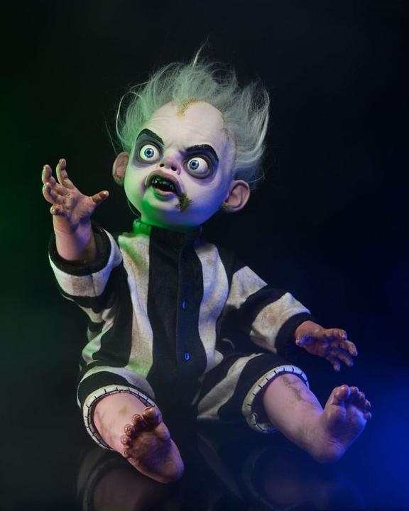 Immagine prodotto Neca Beetlejuice Beetlejuice Prop Replica 1/1 Baby Beetlejuice Doll 49 cm