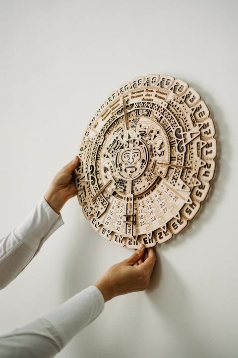 Produktbild Wood Trick Maya-Kalender - Holzbausatz